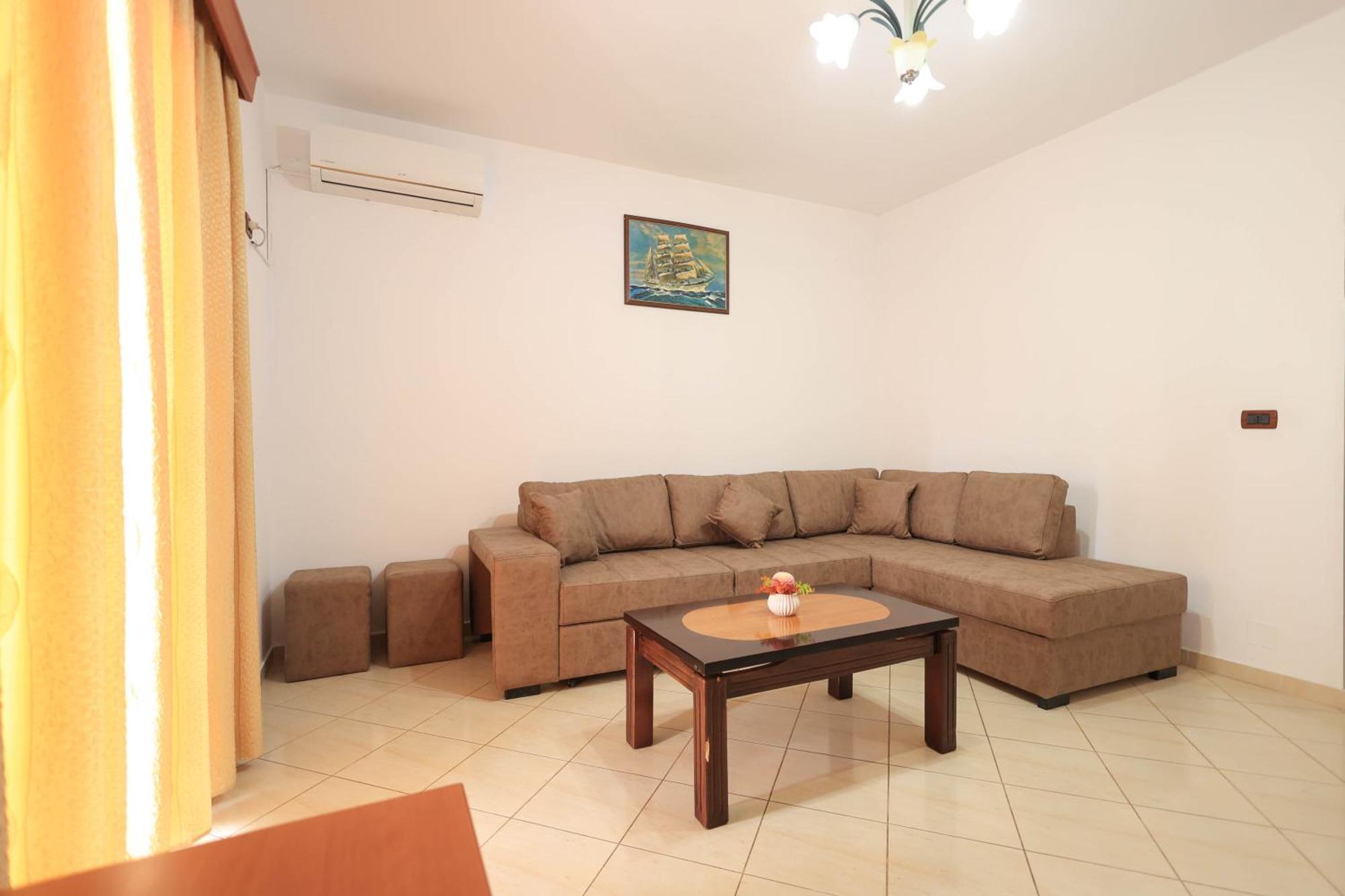 Kejsi Apartaments ساراندا المظهر الخارجي الصورة
